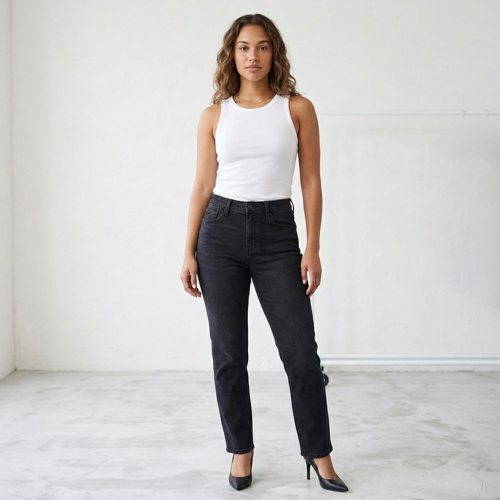 Old Navy Womens 26x30 High-Rise Straight Leg Jeans Black Denim Size 6